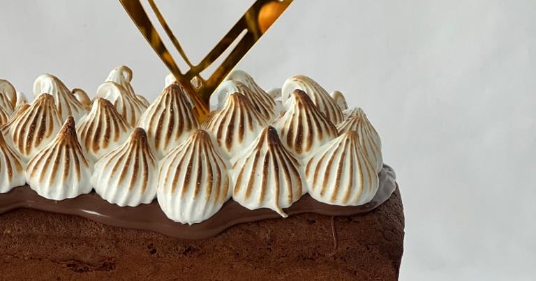 Schoko-Nusskuchen mit Baiser - S - Rezepte | Nascherei Graz