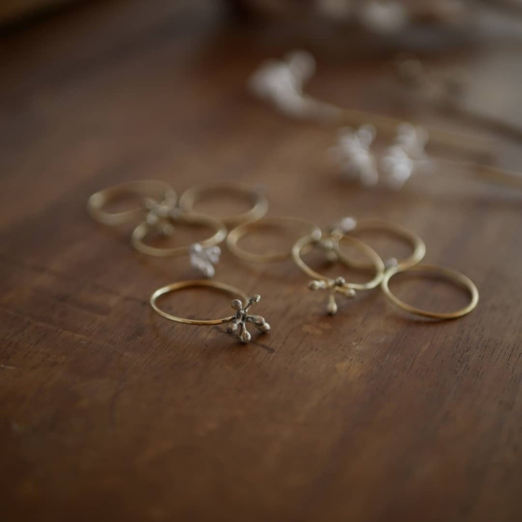 profile | YUKIKO MATSUI 植物金工アクセサリー作家