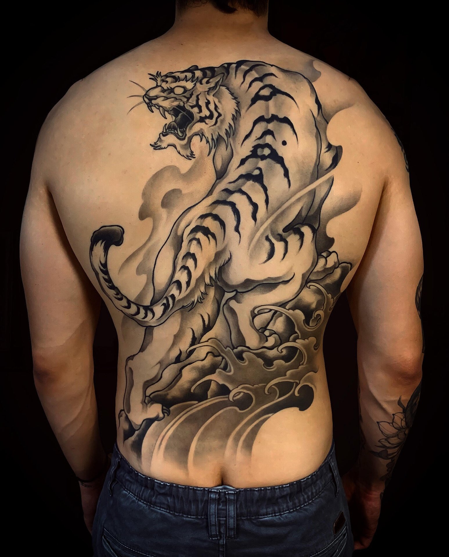 TATTOO WORKS | TATTOO 1825 Osaka Japan