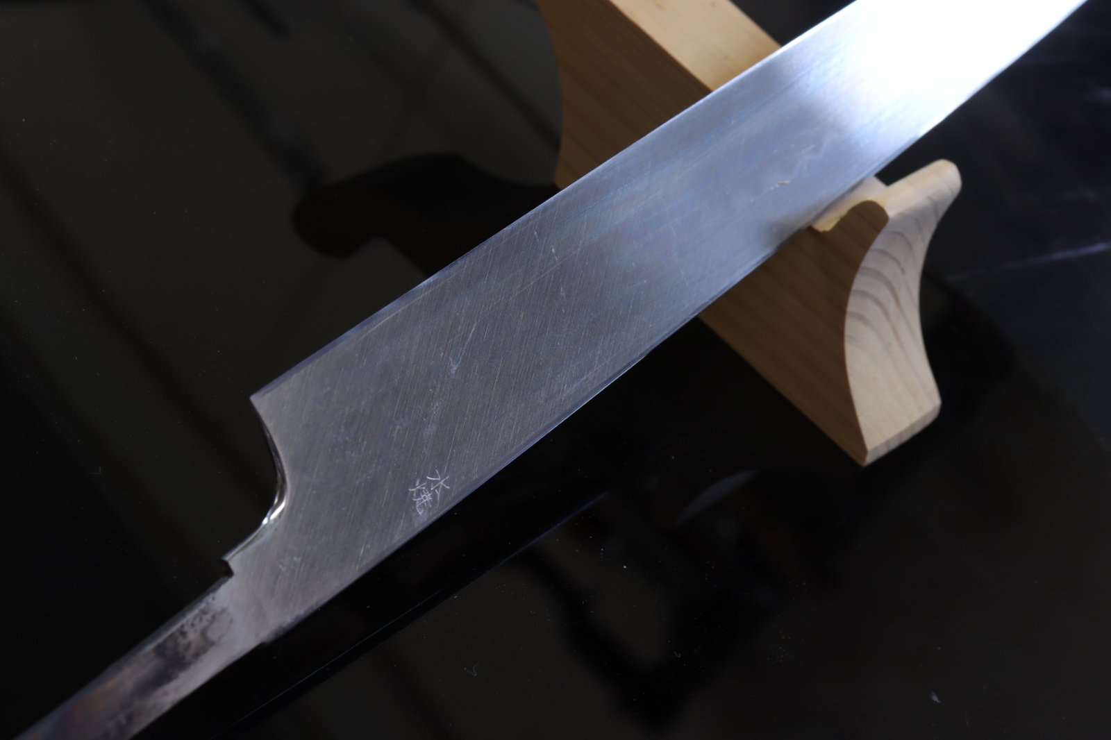 Amazon | 源明利 菜切包丁 黒打 白二多層鋼 165mm 胡桃柄 | 澤