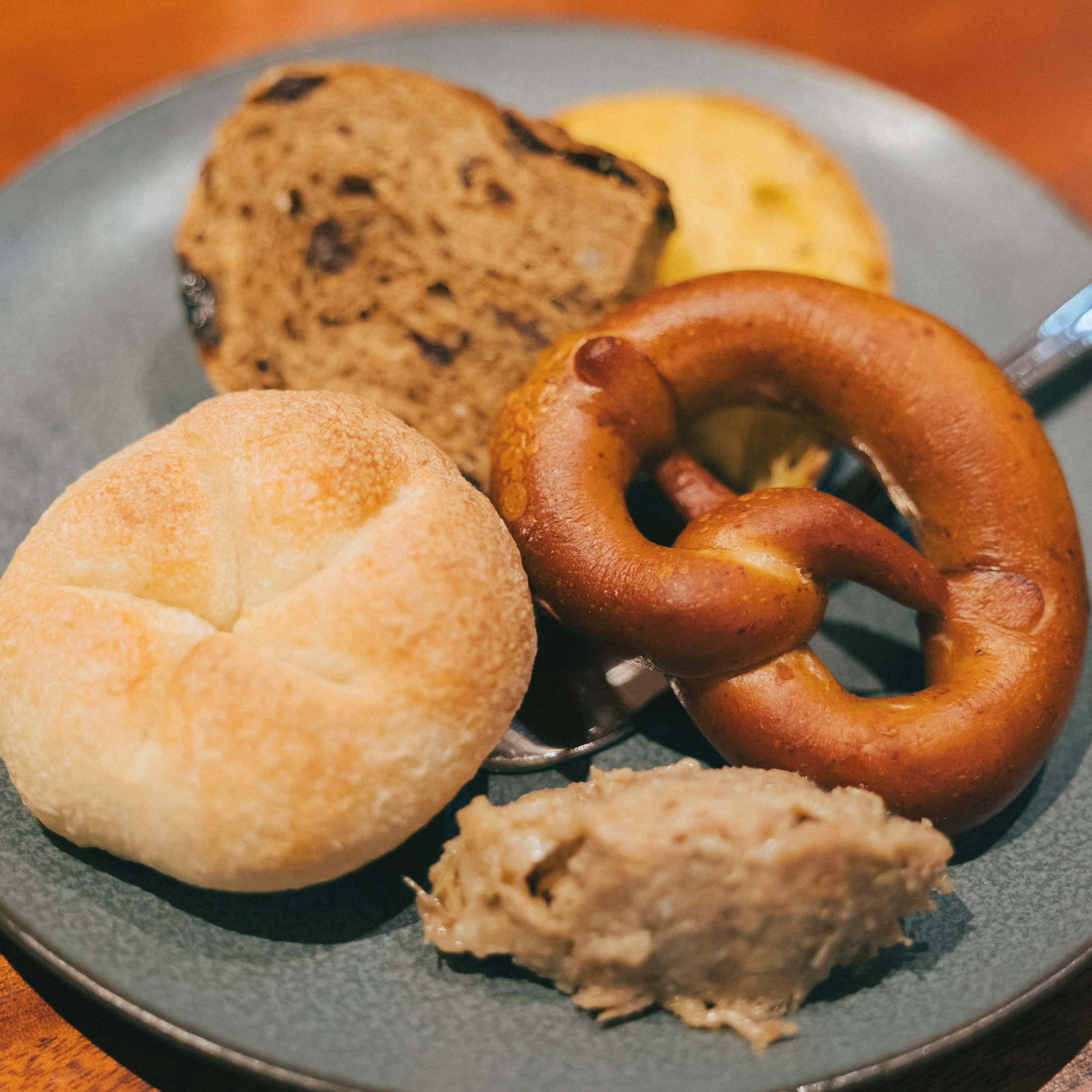 Food | ドイツ・オーストリア料理 Blauer Engel
