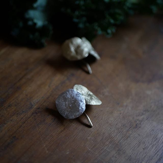 植物モチーフの金属アクセサリー】 | YUKIKO MATSUI 植物金工