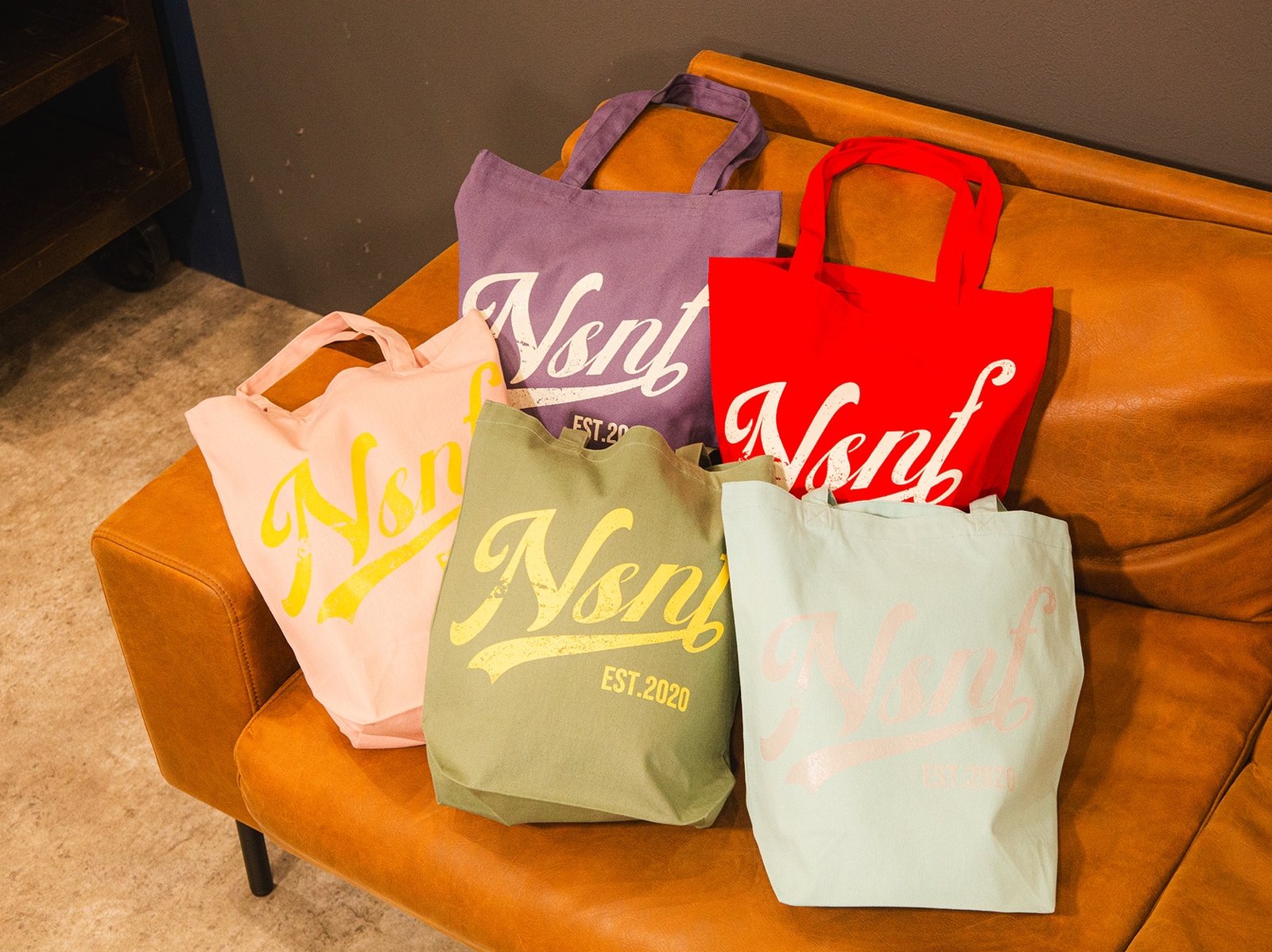 サーニャ バッジ付きトートバッグ サーニャ バッジ付きトートバッグ 楽天市場】【ふるさと納税】【トート