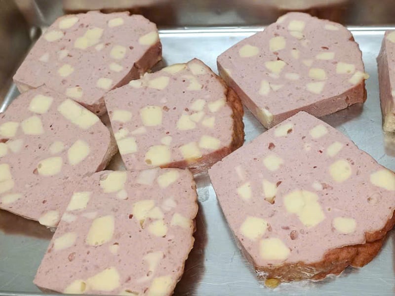 KÄSKAS – GERMAN CHEESE MEATLOAF