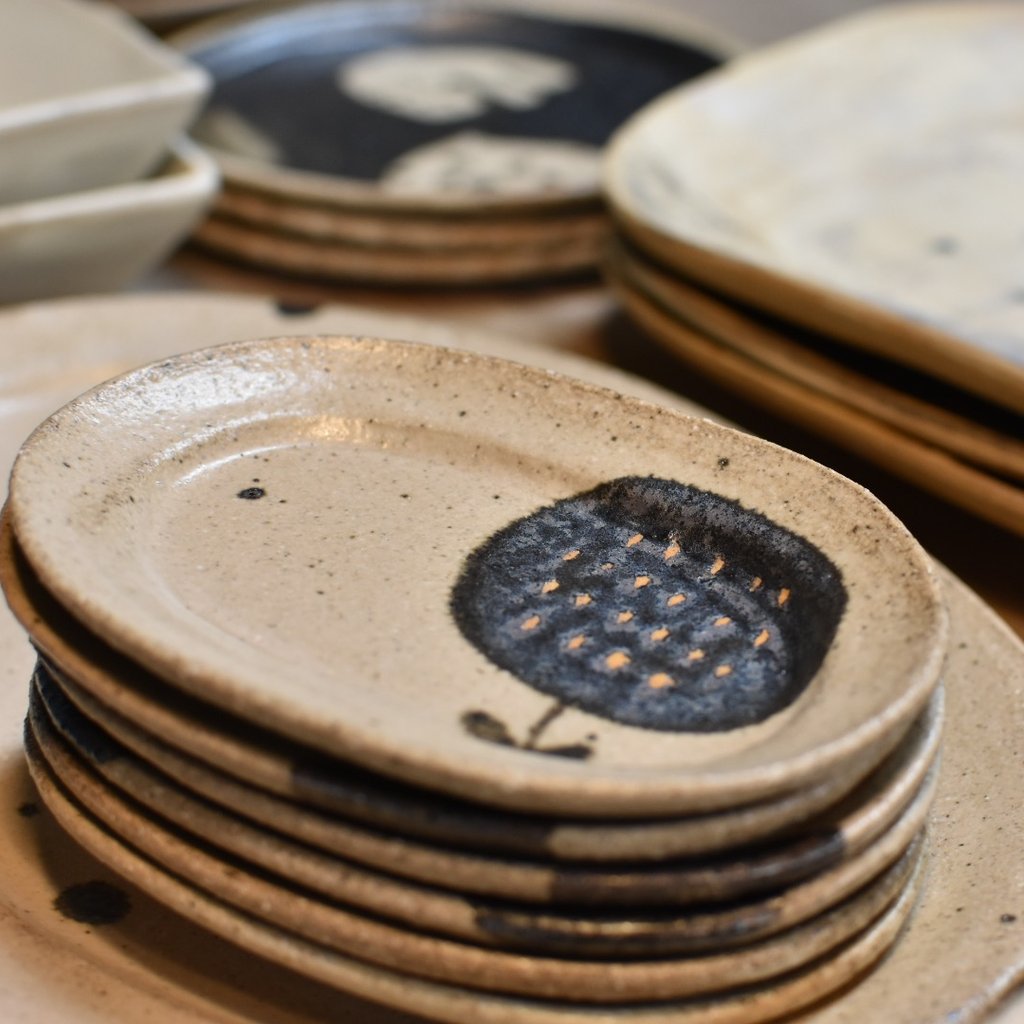 岡村友太郎　虎　皿　作家物 岡村友太郎 虎 皿 作家物 4/17より「うつわとおでかけ」 岡村