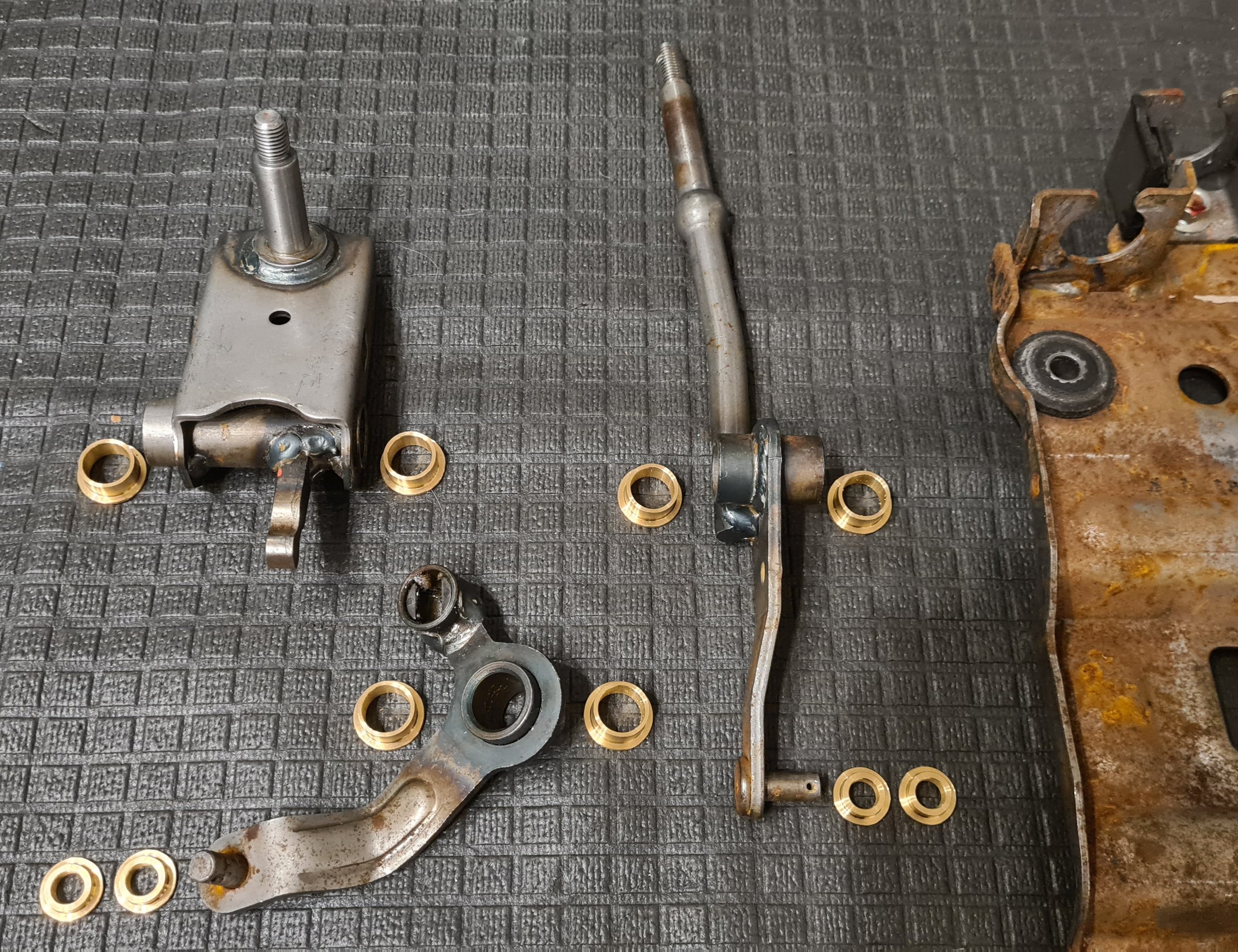 bushdebrunt BRUNT 3HANDRED ウィングトップ50 BK 2025年最新】brunt シェルコンの人気アイテム - メルカリ
