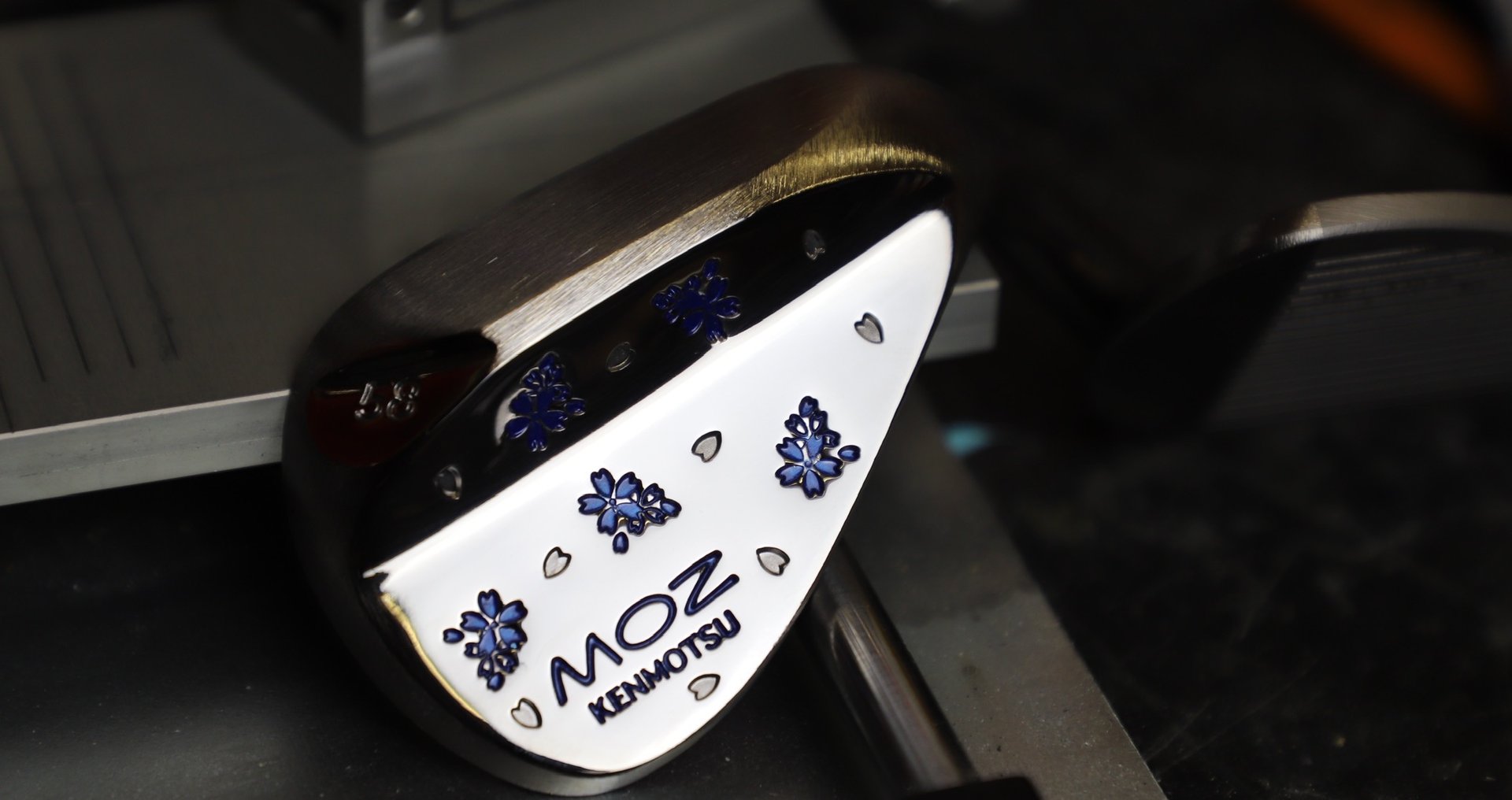 KENMOTSU MOZ 桜吹雪 52度 荒削り シャフトMODUS105R 桜吹雪ウェッジ1901 - PRODUCT | 釼持ゴルフ_MOZウェッジ