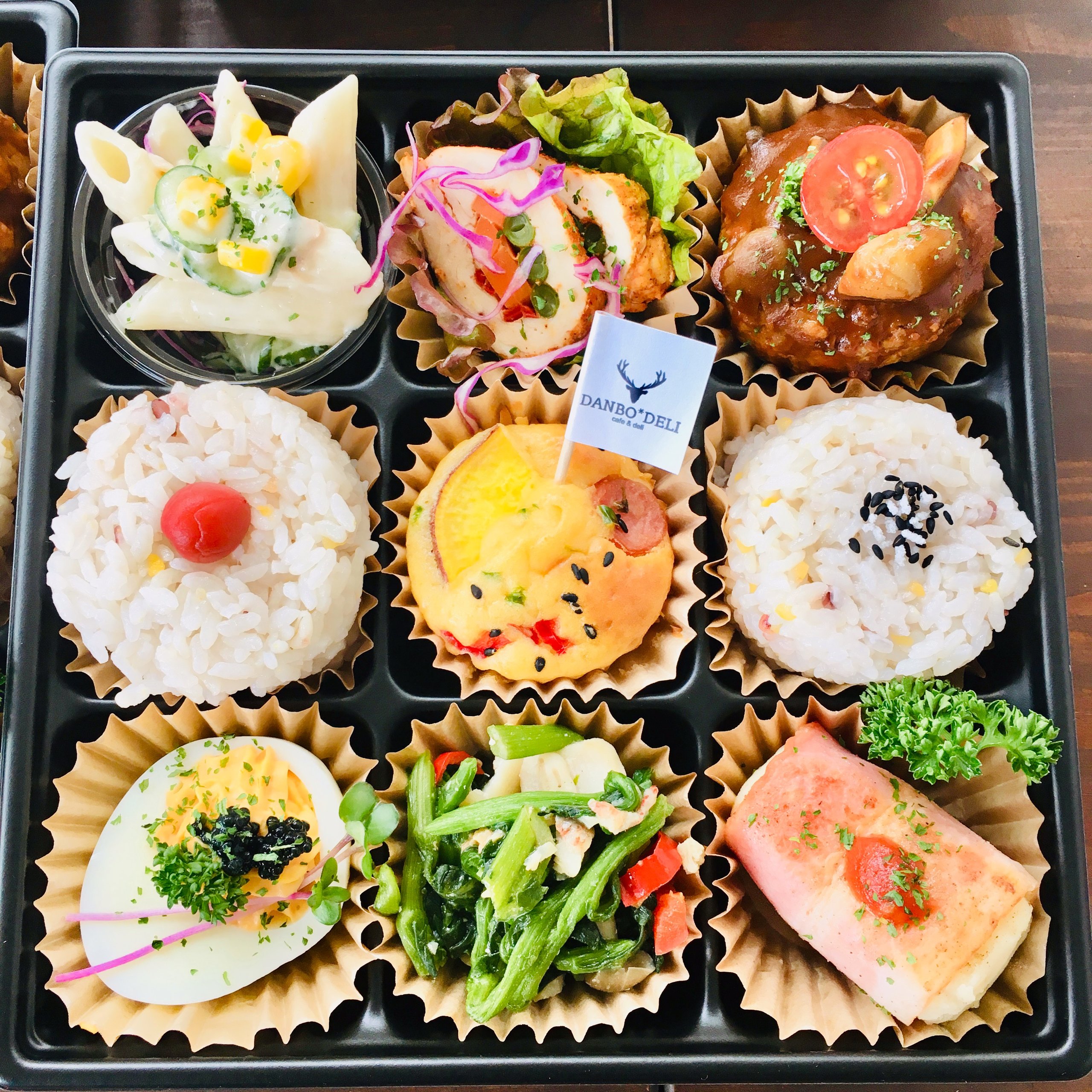 おしゃべりダンシング　ひよこちゃん＆出前坊や お湯を注いでからの3分間を相手してくれます！「ひよこちゃん