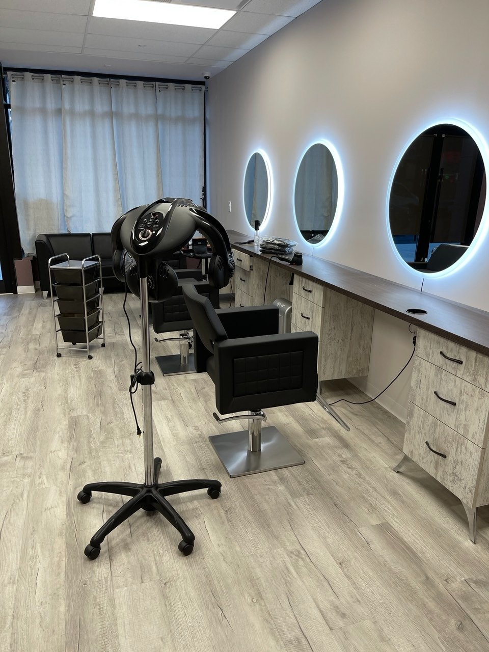 UNISEX BEAUTY SALON | HAIRLINE ON Z